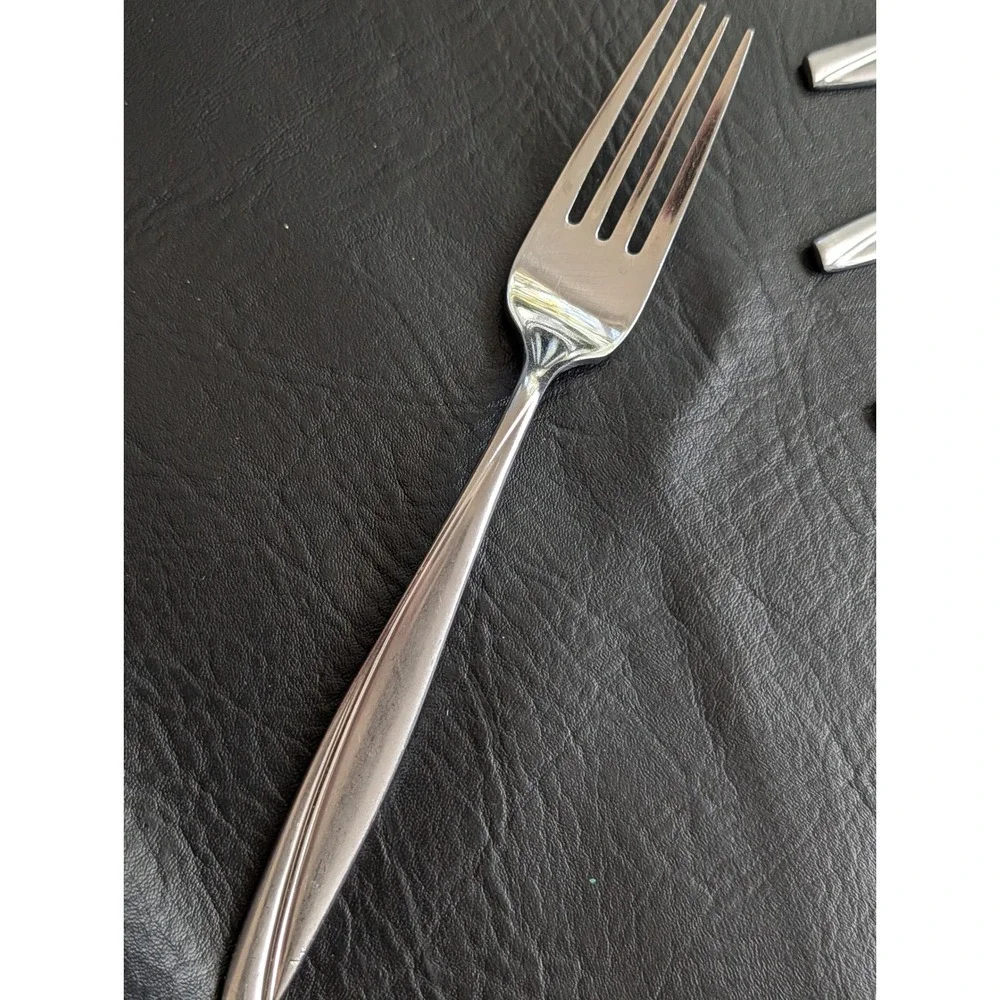 Oneida Camlynn Stainless Steel Flatware Set Service for 8 Silverware 40 Pieces